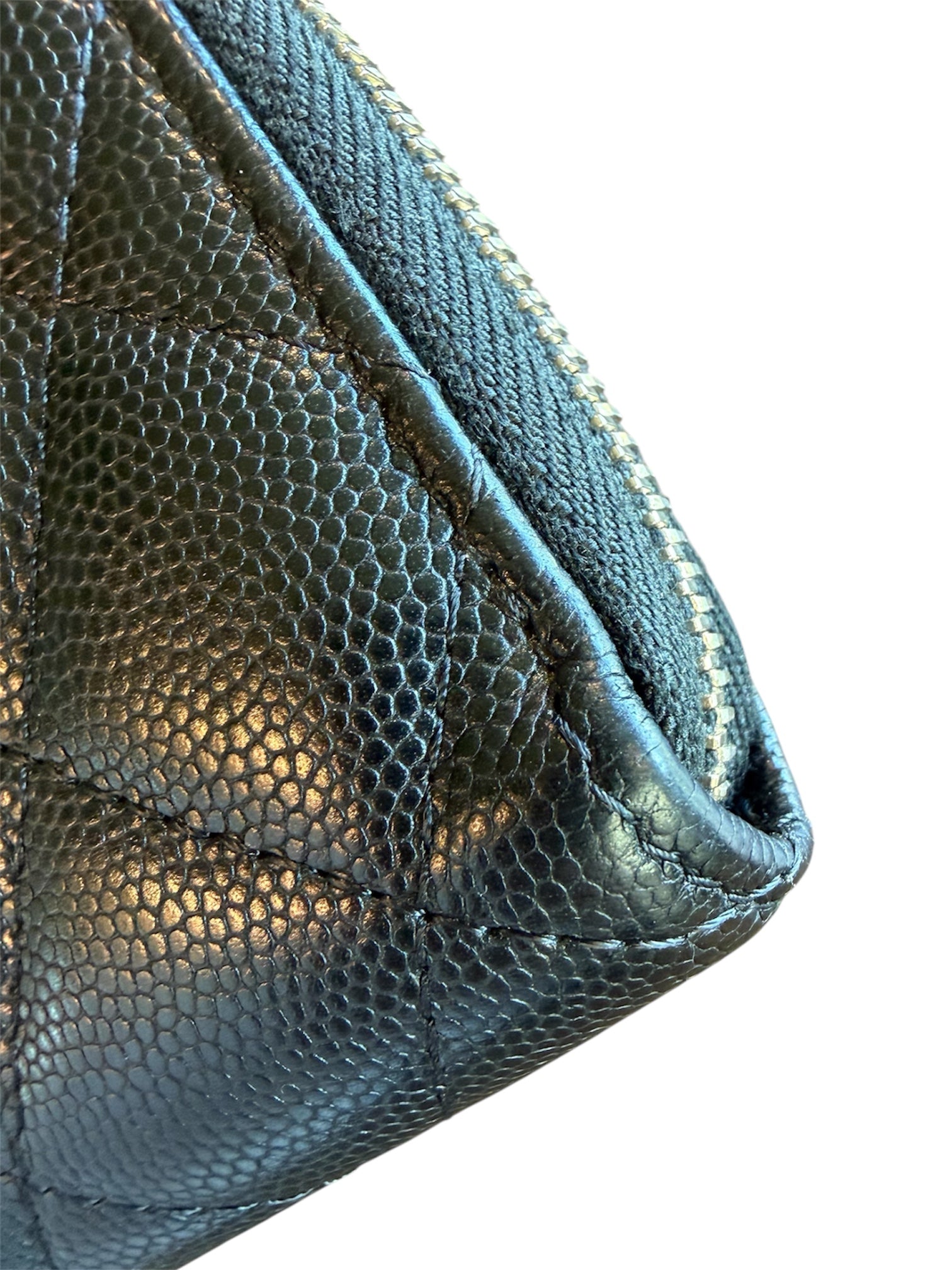 CHANEL Caviar Medium Zip Wallet