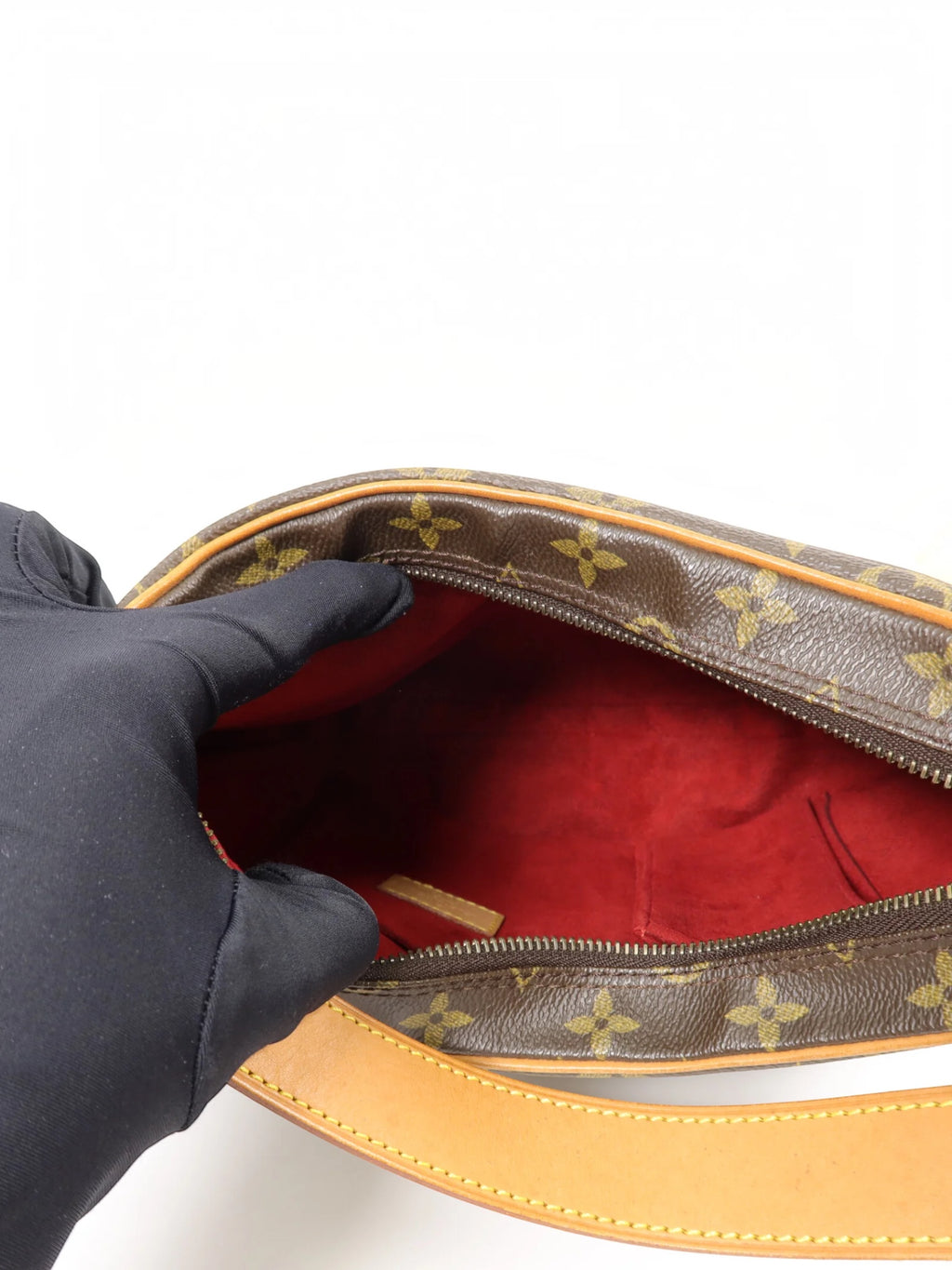 Louis Vuitton Monogram Croissant MM